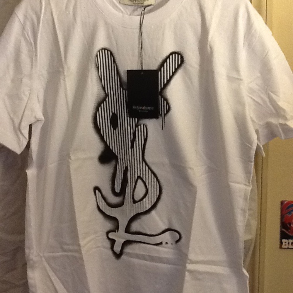 Men’s Large Yves Saint Laurent T-shirt